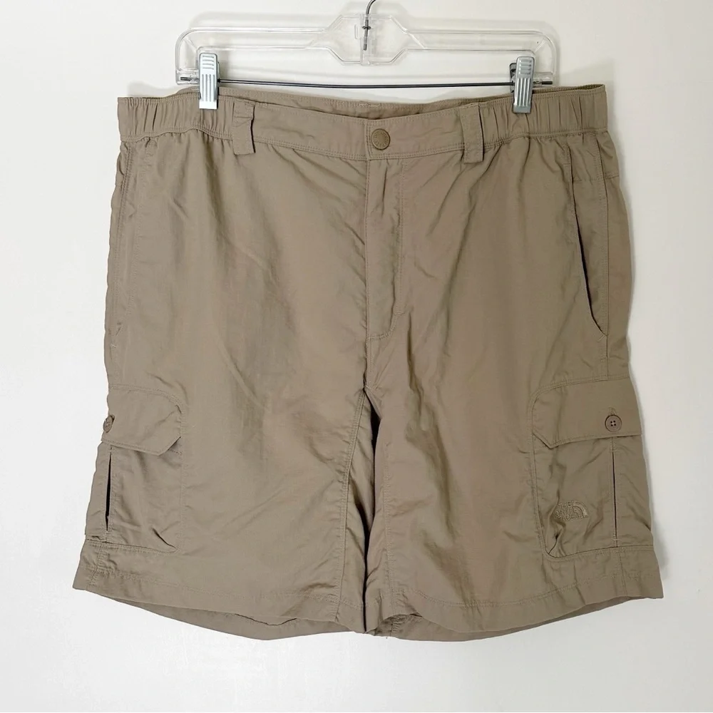 The North Face Tan Nylon Cargo Shorts Elastic Back Waist Size Large